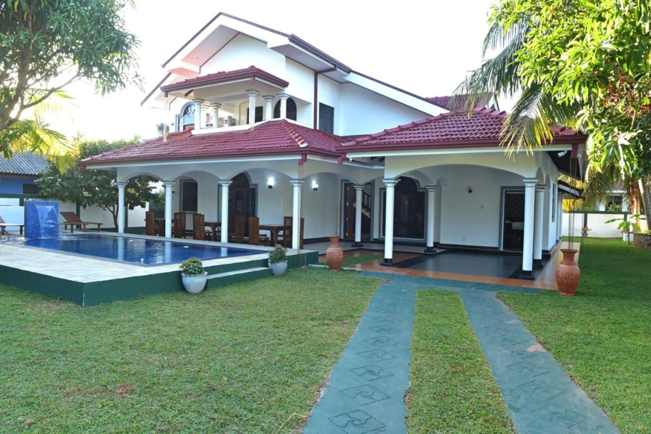 Sri Ra'Anana Villa Marawila Esterno foto