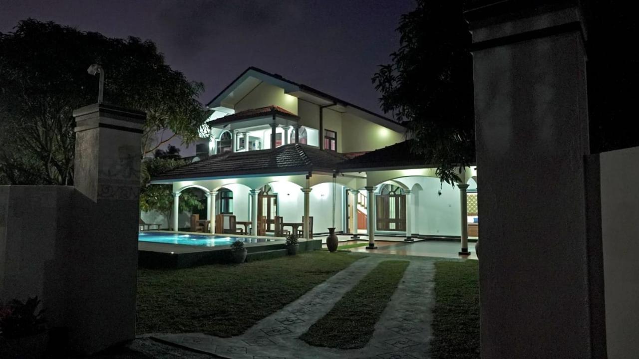 Sri Ra'Anana Villa Marawila Esterno foto